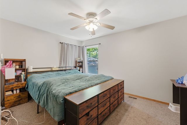3203 w 66th Street, Davenport, IA 52806