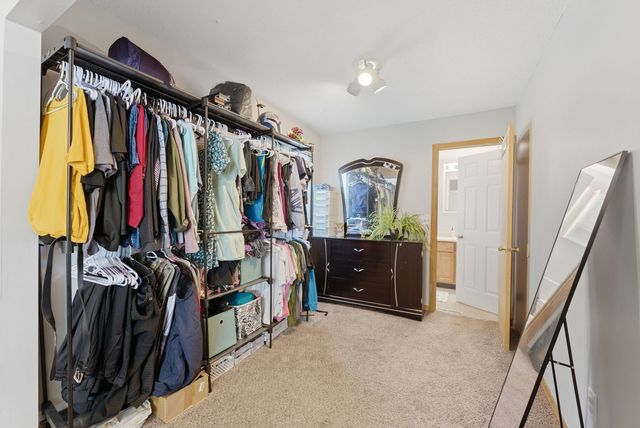 3203 w 66th Street, Davenport, IA 52806