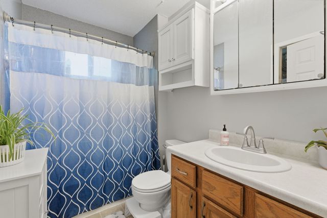 3203 w 66th Street, Davenport, IA 52806