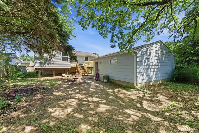 3203 w 66th Street, Davenport, IA 52806