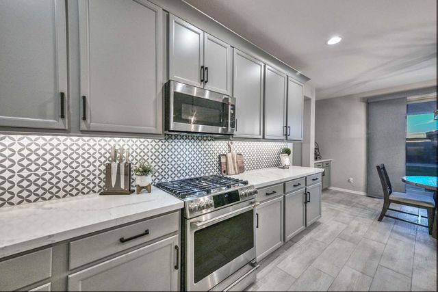 25756 N 140th Lane, Surprise, AZ 85387