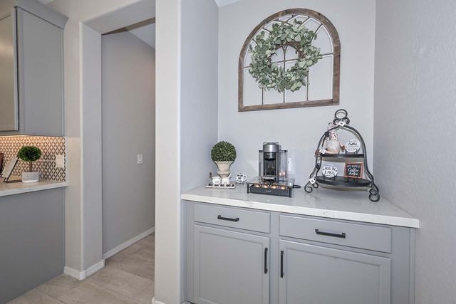 25756 N 140th Lane, Surprise, AZ 85387