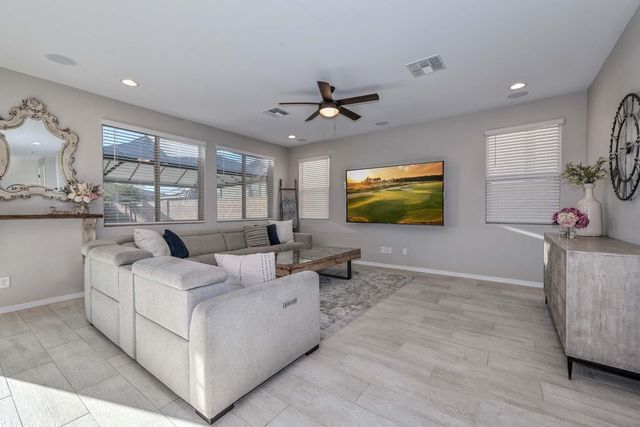25756 N 140th Lane, Surprise, AZ 85387