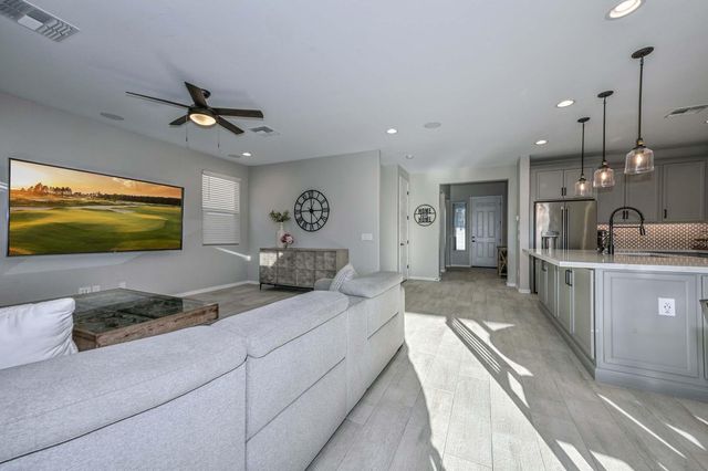 25756 N 140th Lane, Surprise, AZ 85387