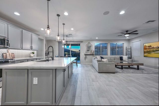 25756 N 140th Lane, Surprise, AZ 85387