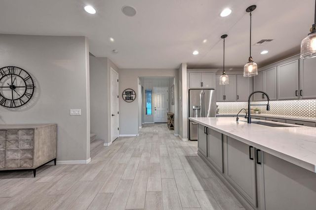 25756 N 140th Lane, Surprise, AZ 85387