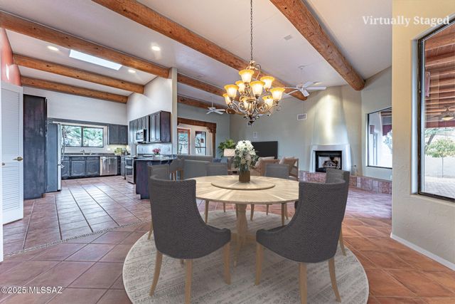 682 E Armor Springs Place, Green Valley, AZ 85614