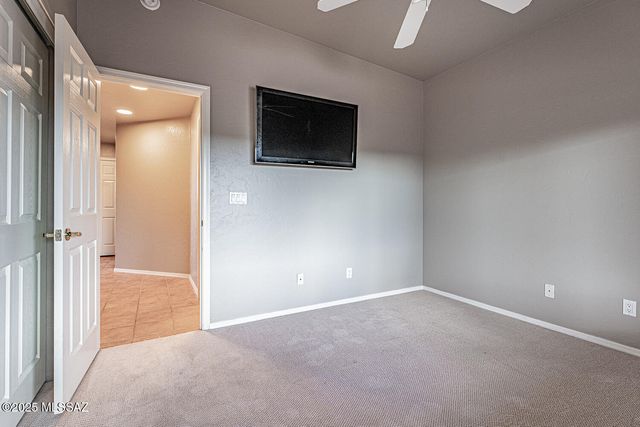 682 E Armor Springs Place, Green Valley, AZ 85614