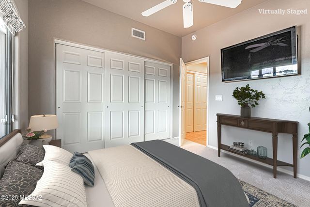 682 E Armor Springs Place, Green Valley, AZ 85614