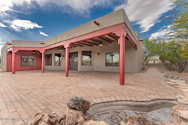 682 E Armor Springs Place, Green Valley, AZ 85614