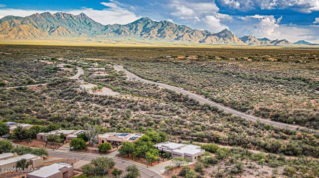 682 E Armor Springs Place, Green Valley, AZ 85614