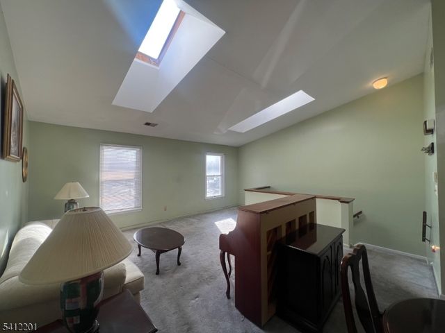 135 Tiffany Blvd 135, Newark City, NJ 07104