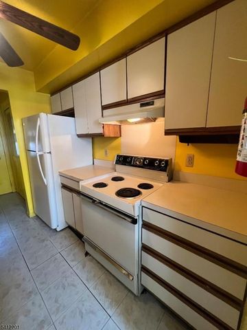 135 Tiffany Blvd 135, Newark City, NJ 07104