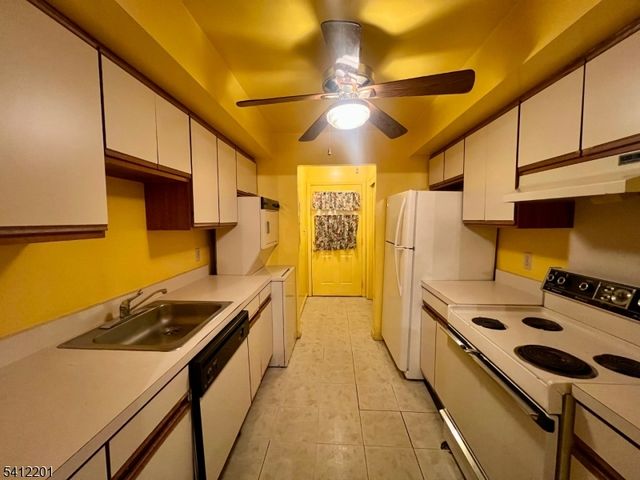 135 Tiffany Blvd 135, Newark City, NJ 07104