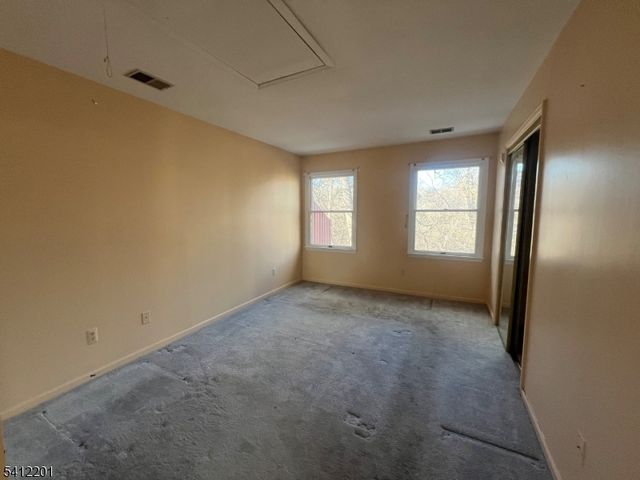 135 Tiffany Blvd 135, Newark City, NJ 07104