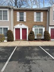 135 Tiffany Blvd 135, Newark City, NJ 07104