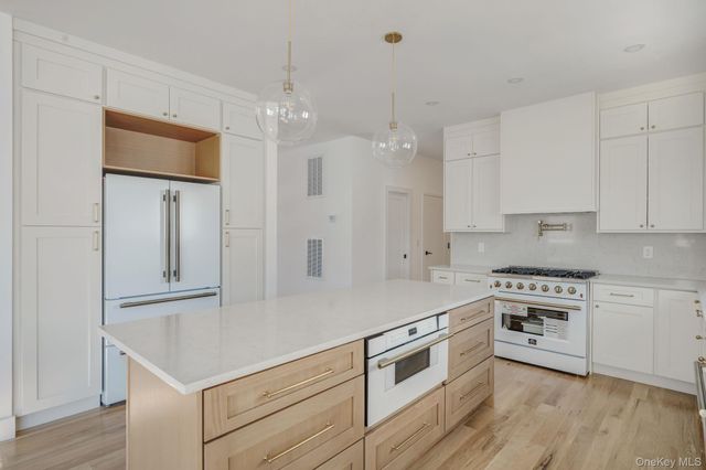 35 Cotton Lane, Levittown, NY 11756