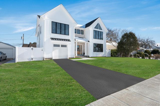 35 Cotton Lane, Levittown, NY 11756