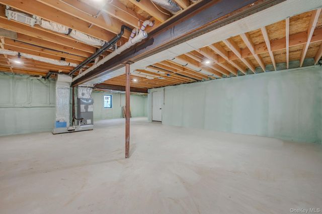 35 Cotton Lane, Levittown, NY 11756