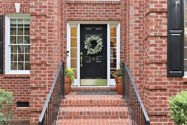 202 Briardale Avenue, Cary, NC 27519