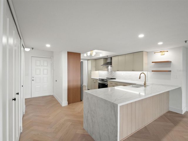 530 E CENTRAL BOULEVARD 405, Orlando, FL 32801