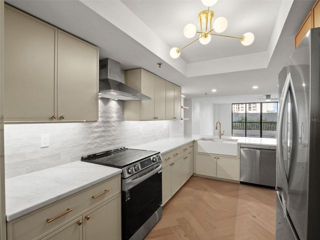 530 E CENTRAL BOULEVARD 405, Orlando, FL 32801