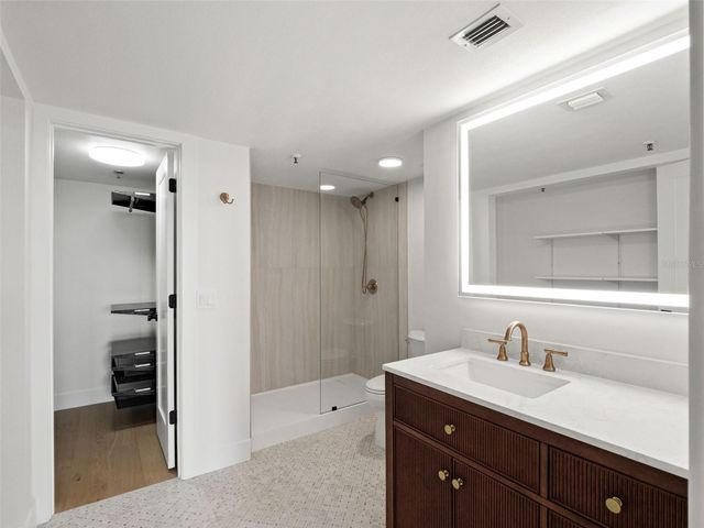 530 E CENTRAL BOULEVARD 405, Orlando, FL 32801
