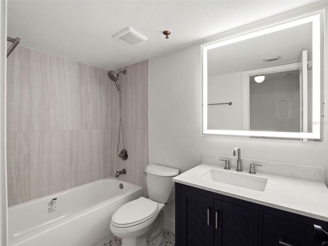 530 E CENTRAL BOULEVARD 405, Orlando, FL 32801