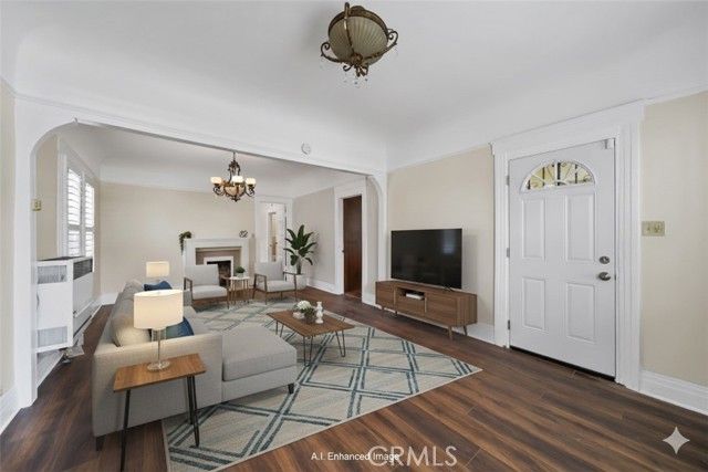 1220 E 40th Place, Los Angeles, CA 90011