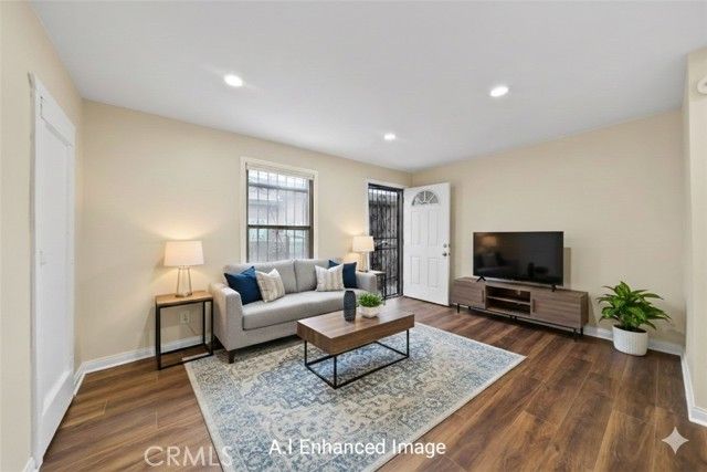 1220 E 40th Place, Los Angeles, CA 90011