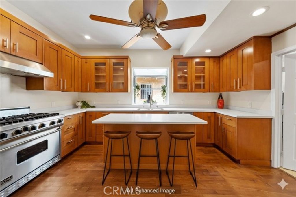 1220 E 40th Place, Los Angeles, CA 90011