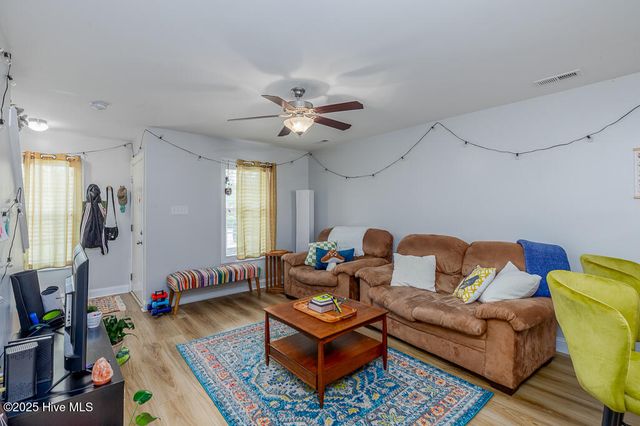 110 Meadow Way, Havelock, NC 28532