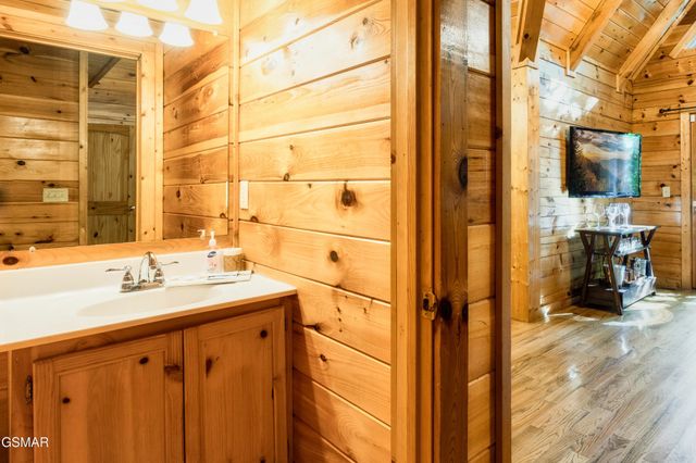 4250 Mountain Rest Way, Sevierville, TN 37876