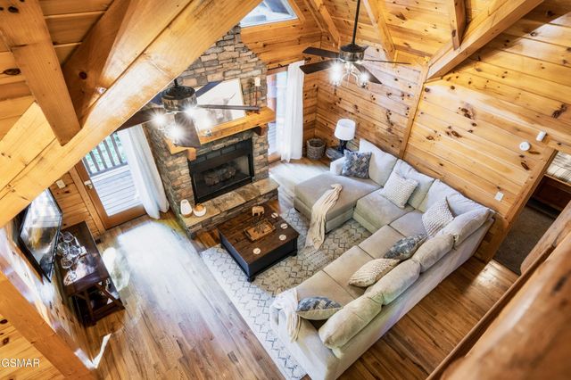4250 Mountain Rest Way, Sevierville, TN 37876