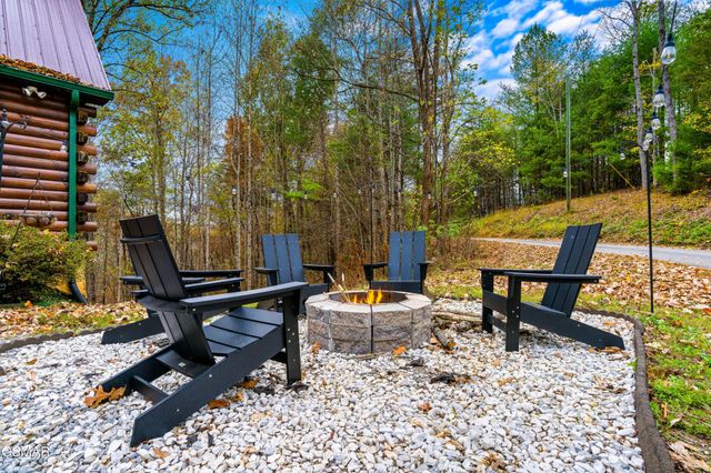 4250 Mountain Rest Way, Sevierville, TN 37876