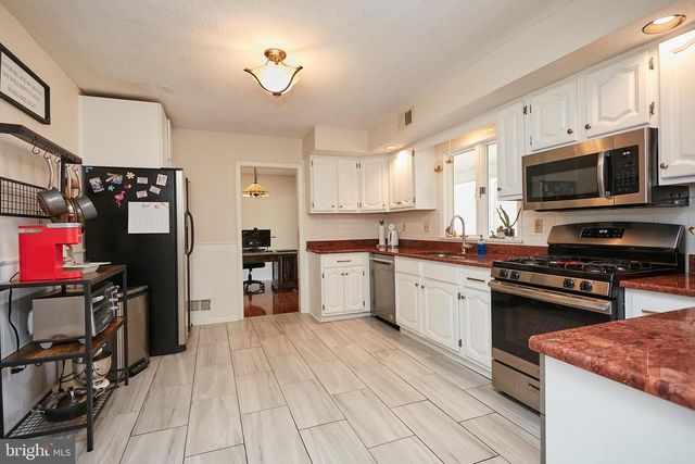 34 BERRIEN AVE, Princeton Junction, NJ 08550