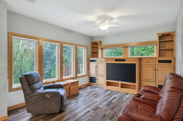 11312 Kenworth Lane, Lakeville, MN 55044