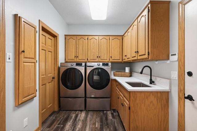 11312 Kenworth Lane, Lakeville, MN 55044