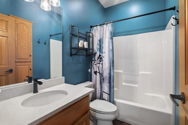 11312 Kenworth Lane, Lakeville, MN 55044