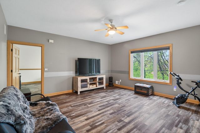 11312 Kenworth Lane, Lakeville, MN 55044