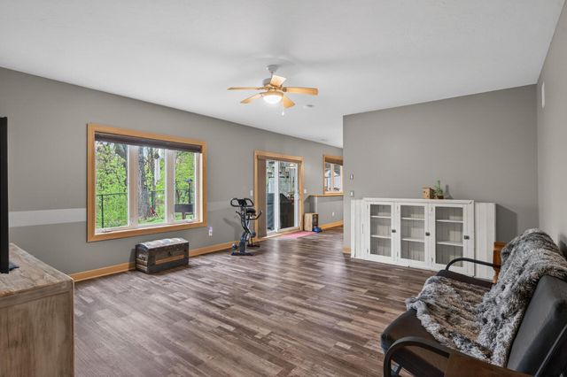 11312 Kenworth Lane, Lakeville, MN 55044