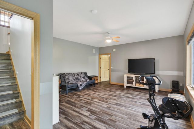 11312 Kenworth Lane, Lakeville, MN 55044