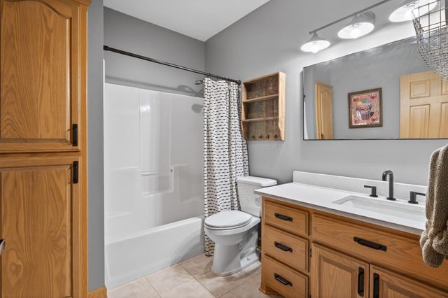 11312 Kenworth Lane, Lakeville, MN 55044