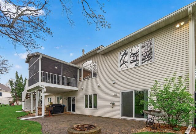 11312 Kenworth Lane, Lakeville, MN 55044