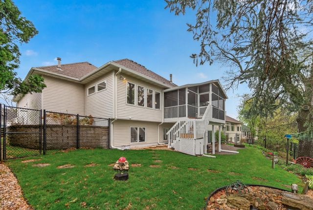 11312 Kenworth Lane, Lakeville, MN 55044