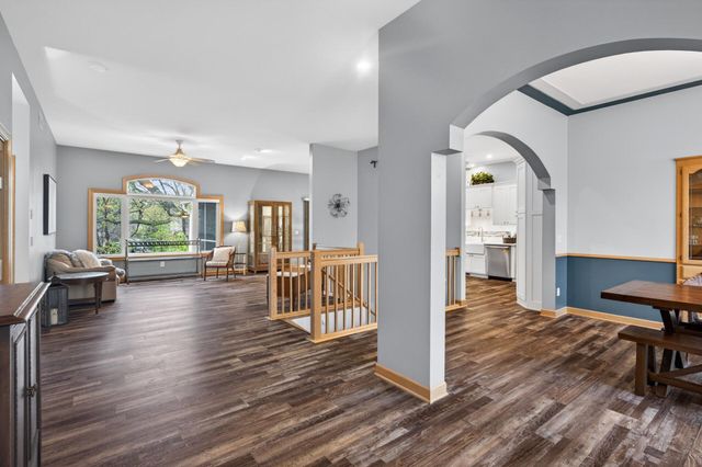 11312 Kenworth Lane, Lakeville, MN 55044