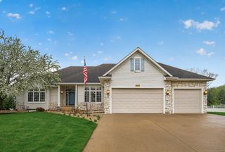11312 Kenworth Lane, Lakeville, MN 55044