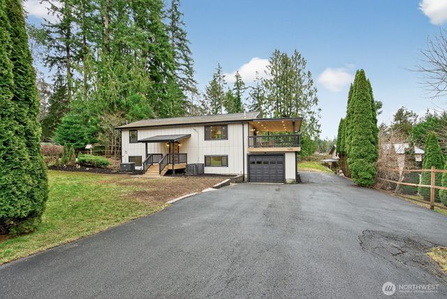 1692 Oak Ridge Dr, Camano Island, WA 98282