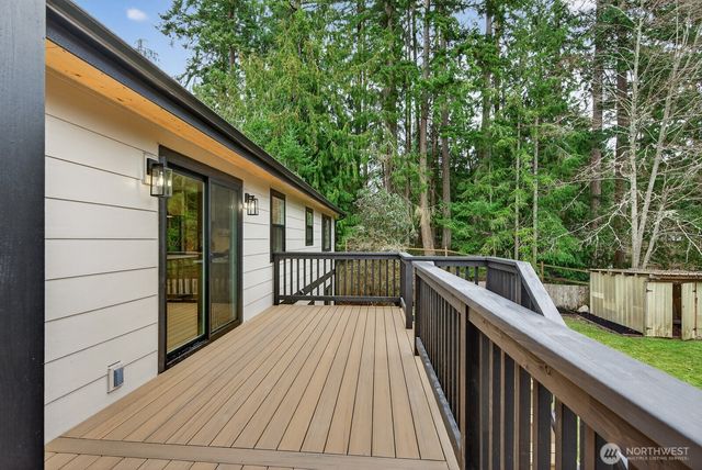 1692 Oak Ridge Dr, Camano Island, WA 98282