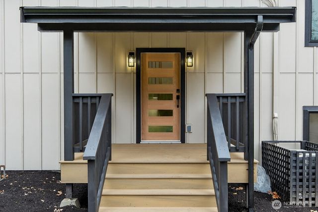 1692 Oak Ridge Dr, Camano Island, WA 98282